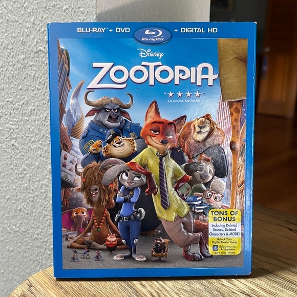 The Secret Life Of Pets & Zootopia Blue Ray DVD’s - Picture 2 of 10
